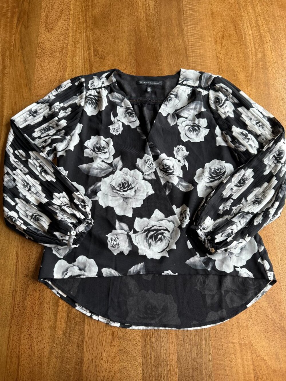 WHBM Black and White Floral Wrap Blouse | Size 8P